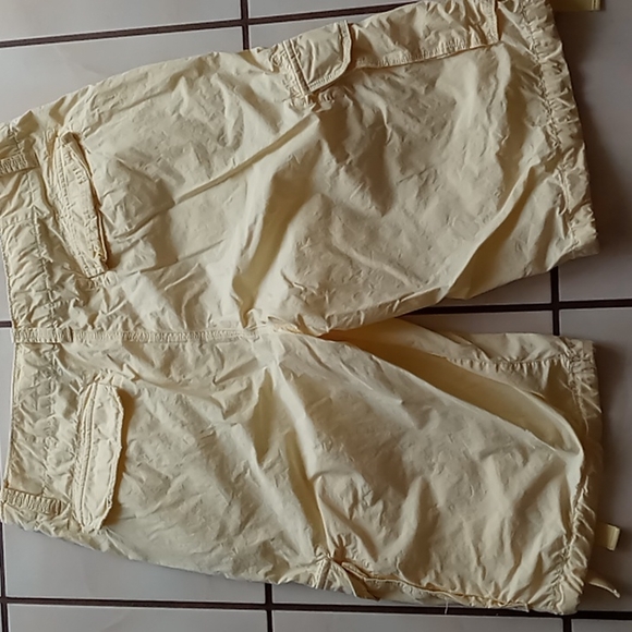 Canyon River Blues BNWOT Men's Sz 38 Yellow Cargo Shorts W Button Fly n Pockets - Picture 3 of 12